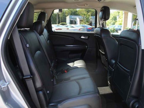 Used 2019 Dodge Journey GT image 29