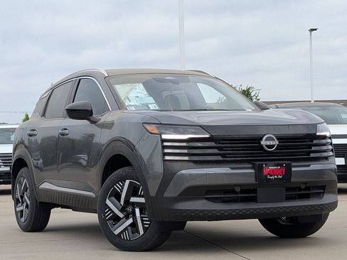 New 2026 Nissan Kicks SV FWD image 2