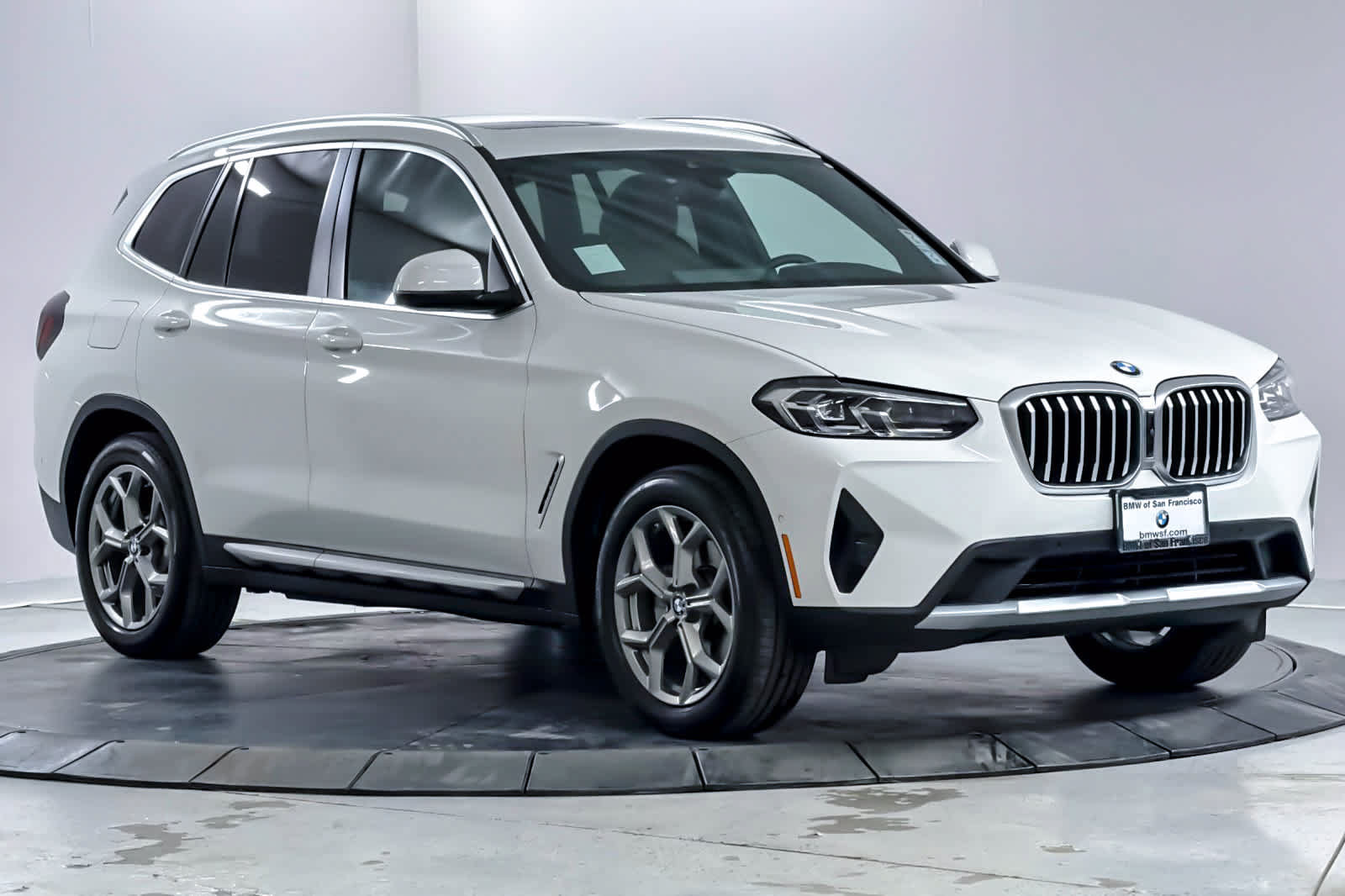 Used 2024 BMW X3 xDrive30i w/ Premium Package AWD/4WD image 9