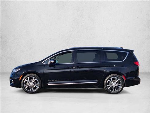 New 2026 Chrysler Pacifica Pinnacle FWD image 5