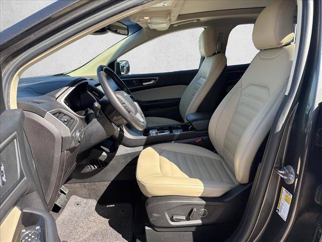 Used 2019 Ford Edge SEL w/ Equipment Group 201A FWD image 16