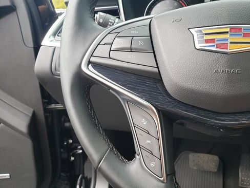 Used 2025 Cadillac XT5 Premium Luxury AWD/4WD image 29