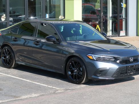 Used 2024 Honda Civic Sport image 4