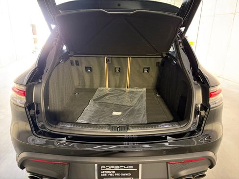Certified 2026 Porsche Macan AWD/4WD image 29