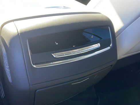 Used 2025 Cadillac Escalade V image 28