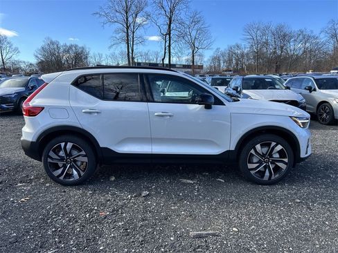 New 2025 Volvo XC40 B5 Plus w/ Protection Package Premier image 9