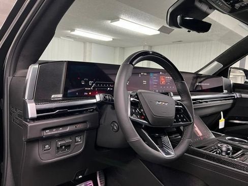 New 2026 Cadillac Escalade ESV V w/ LPO, ONYX Package AWD/4WD image 14