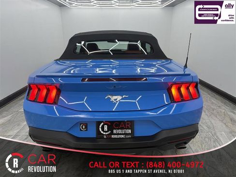 Used 2024 Ford Mustang Premium RWD image 5