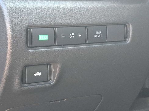 Used 2023 Nissan Sentra S image 27