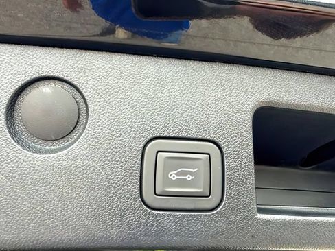 Used 2025 Chevrolet Equinox ACTIV AWD/4WD image 23