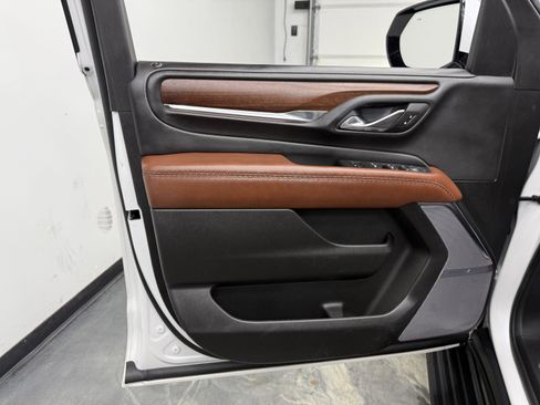 Used 2023 GMC Yukon XL Denali Ultimate image 14