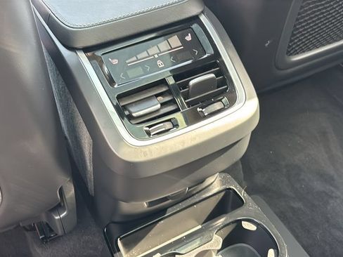 Certified 2024 Volvo XC90 B6 Ultimate AWD/4WD image 9