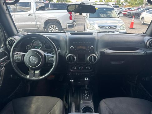 Used 2016 Jeep Wrangler Unlimited Sport w/ Connectivity Group AWD/4WD image 7