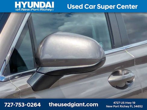 Used 2020 Hyundai Santa Fe SE w/ Cargo Package FWD image 11