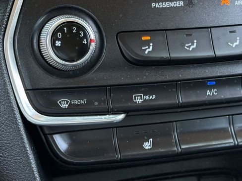 Used 2019 Hyundai Santa Fe SEL FWD image 21