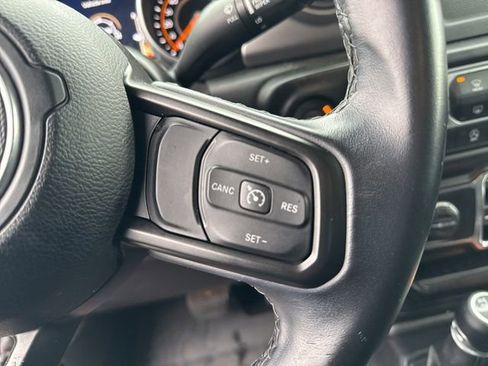 Used 2021 Jeep Gladiator Willys image 21