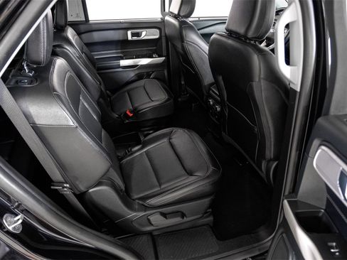 Used 2021 Ford Explorer Limited w/ Equipment Group 301A image 38