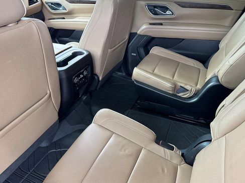 Used 2023 Chevrolet Suburban Premier AWD/4WD image 27