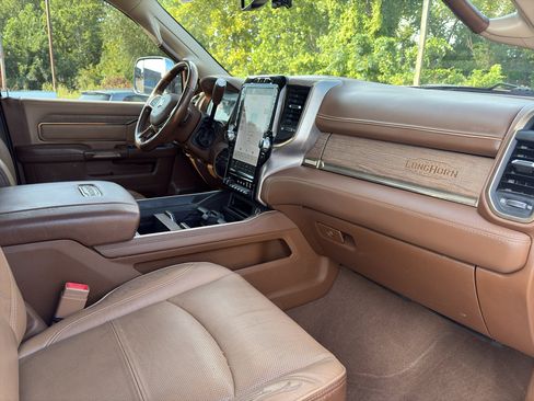 Used 2022 RAM 3500 Limited AWD/4WD image 9