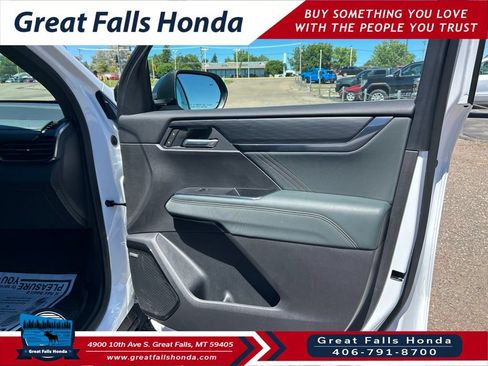Used 2026 GMC Acadia AT4 AWD/4WD image 32