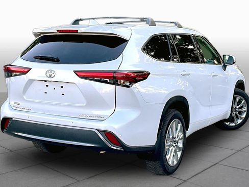 Used 2023 Toyota Highlander Limited AWD/4WD image 13