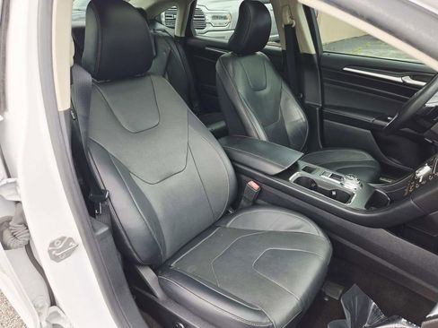 Used 2019 Ford Fusion Titanium AWD/4WD image 16