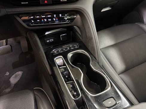 Used 2023 Buick Envision Essence AWD/4WD image 23