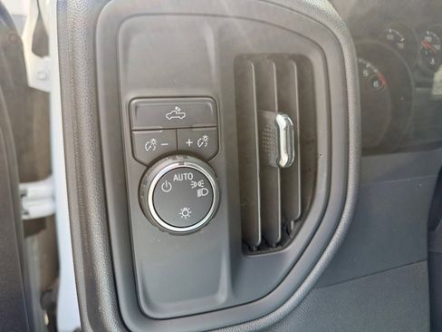 Used 2023 Chevrolet Silverado 1500 Custom image 18