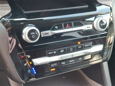 Used 2023 Ford Explorer Limited image 15