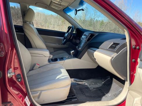 Used 2011 Subaru Outback 2.5i Premium w/ All-Weather Pkg image 28