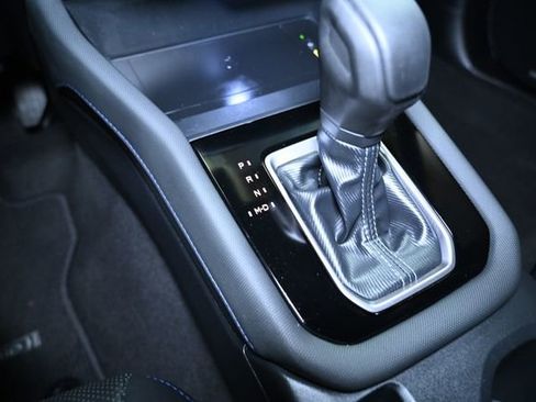 Used 2025 Subaru Forester Limited w/ Popular Package image 30