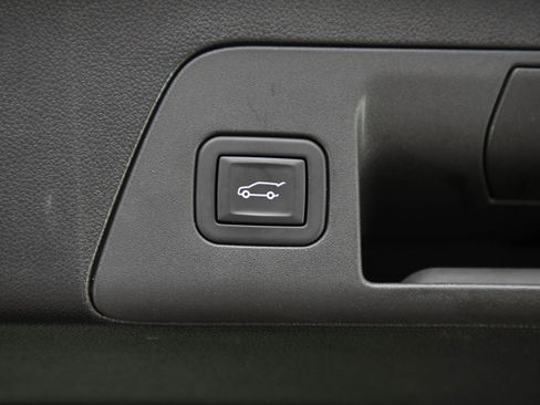 Used 2023 Buick Envision Essence w/ Technology Package I AWD/4WD image 16