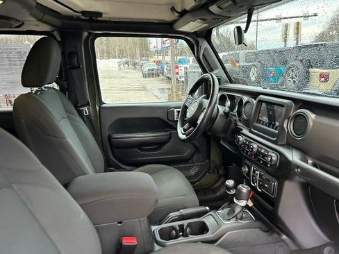 Used 2021 Jeep Gladiator Willys image 23