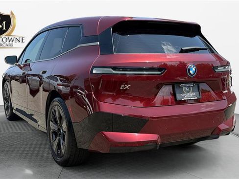 Used 2022 BMW iX xDrive50 w/ Premium Package AWD/4WD image 3