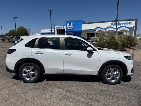 Certified 2024 Honda HR-V LX image 4