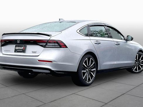 Used 2025 Honda Accord Touring image 12