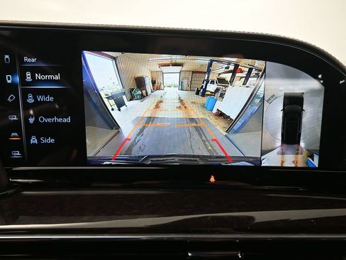 Used 2024 Cadillac Escalade ESV Sport Platinum w/ LPO, ONYX Package AWD/4WD image 15
