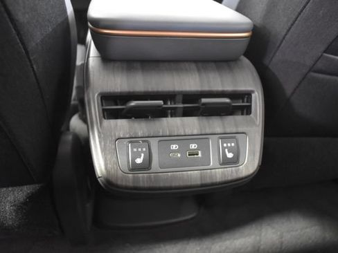 Used 2023 Nissan Ariya AWD/4WD image 30