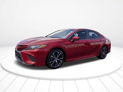 Used 2020 Toyota Camry SE FWD image 7