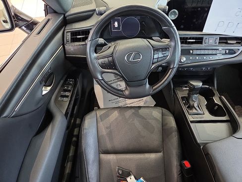 Used 2023 Lexus ES 250 w/ Premium Package image 13