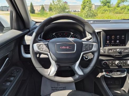 Used 2024 GMC Terrain SLE w/ Driver Convenience Package FWD image 18