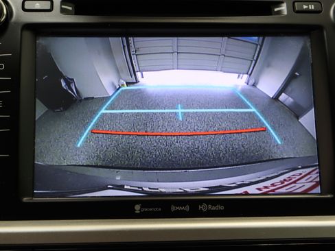 Used 2019 Toyota Highlander XLE FWD image 22
