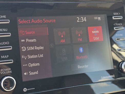 Used 2023 Toyota Camry SE image 7