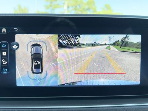 Used 2025 Mercedes-Benz GLE 450e 4MATIC image 4