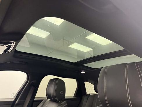 Used 2020 Land Rover Range Rover Velar R-Dynamic S AWD/4WD image 32