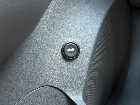 Used 2009 Chevrolet Malibu LT w/ Premium Mat Package image 30