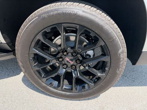 New 2026 GMC Yukon Elevation RWD image 36