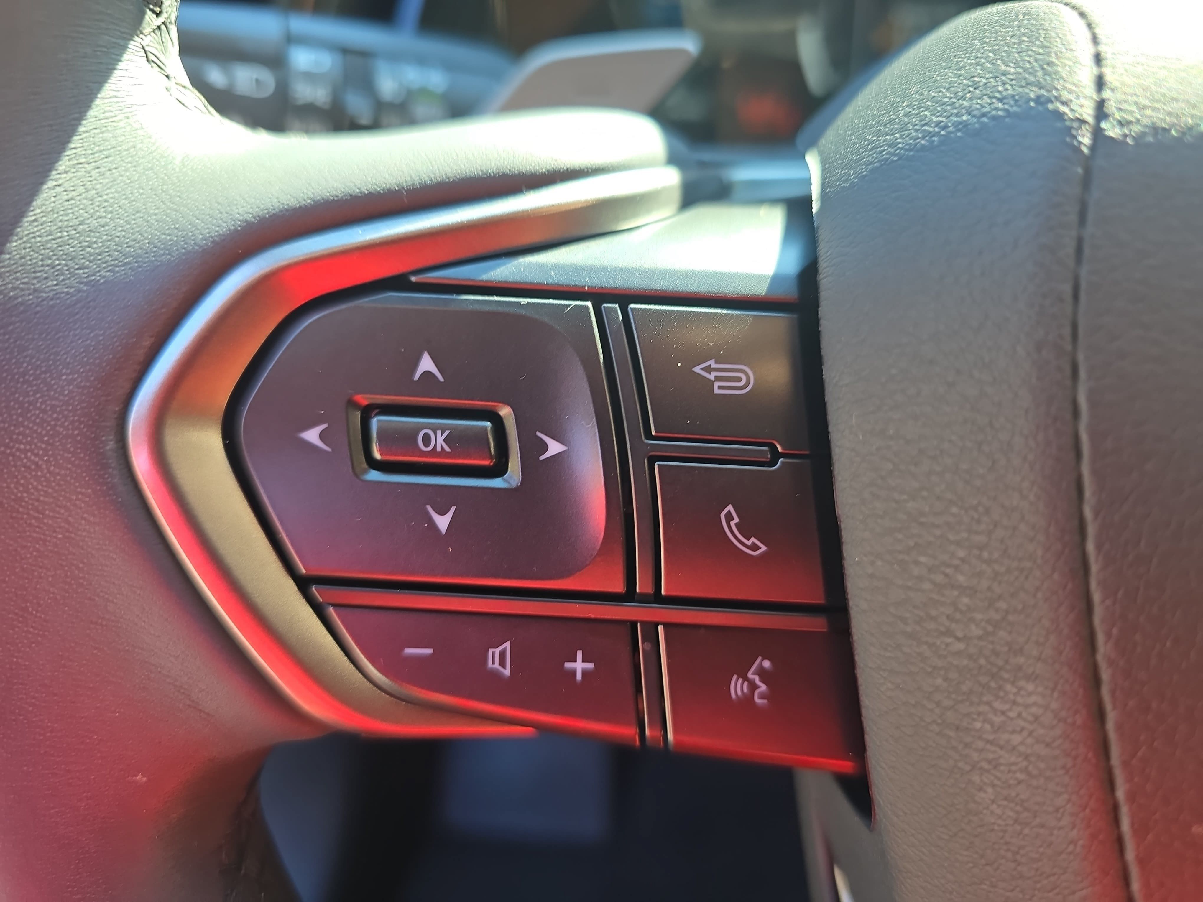 Used 2025 Lexus RX 350 FWD w/ Accessory Package image 16