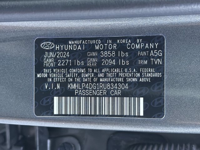 Certified 2024 Hyundai Elantra Limited FWD image 36