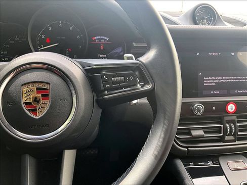 Certified 2024 Porsche Macan AWD/4WD image 24
